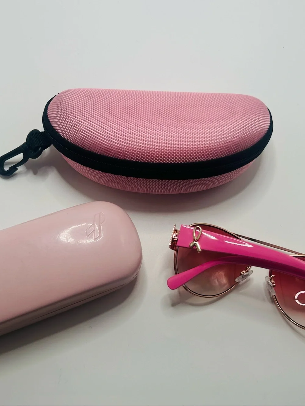 Breast cancer awareness sunglasses with cases
